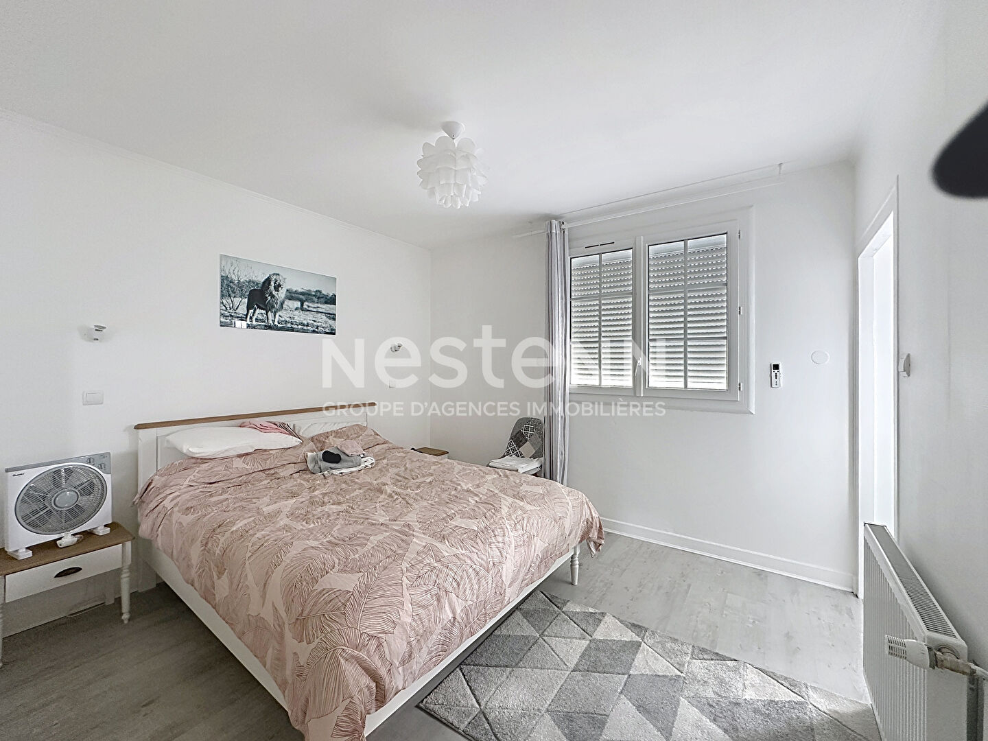 Photo Superbe villa familiale de 200 m² à La Chaussée-Saint-Victor, 5 chambres, 9 pièces, grand terrain de 591 m², proche écoles, commerces et transports. image 4/6