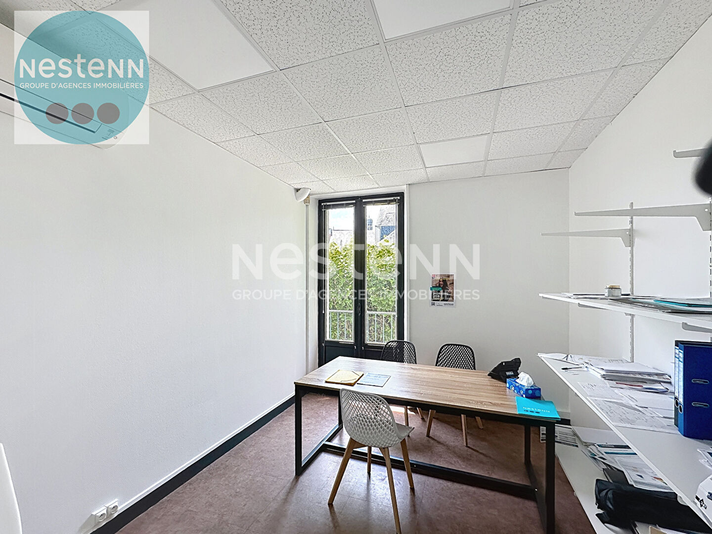 Photo Local commercial d'angle en coeur de ville . Emplacement premium image 3/6