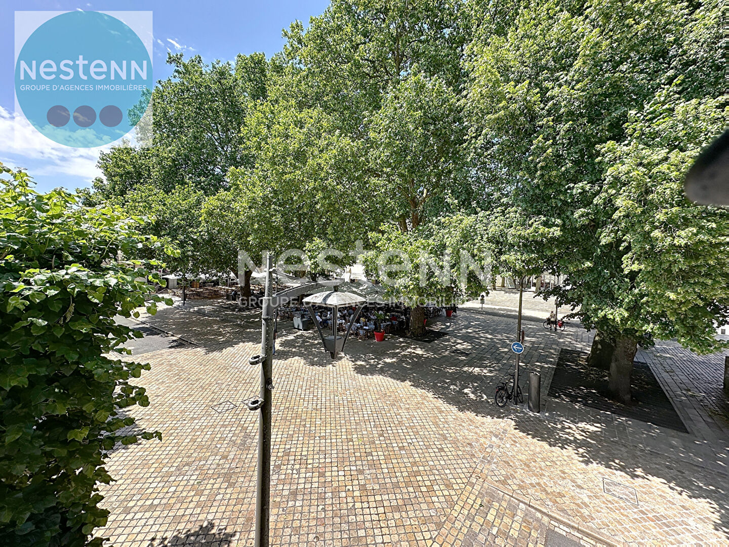 Photo Local commercial d'angle en coeur de ville . Emplacement premium image 5/6