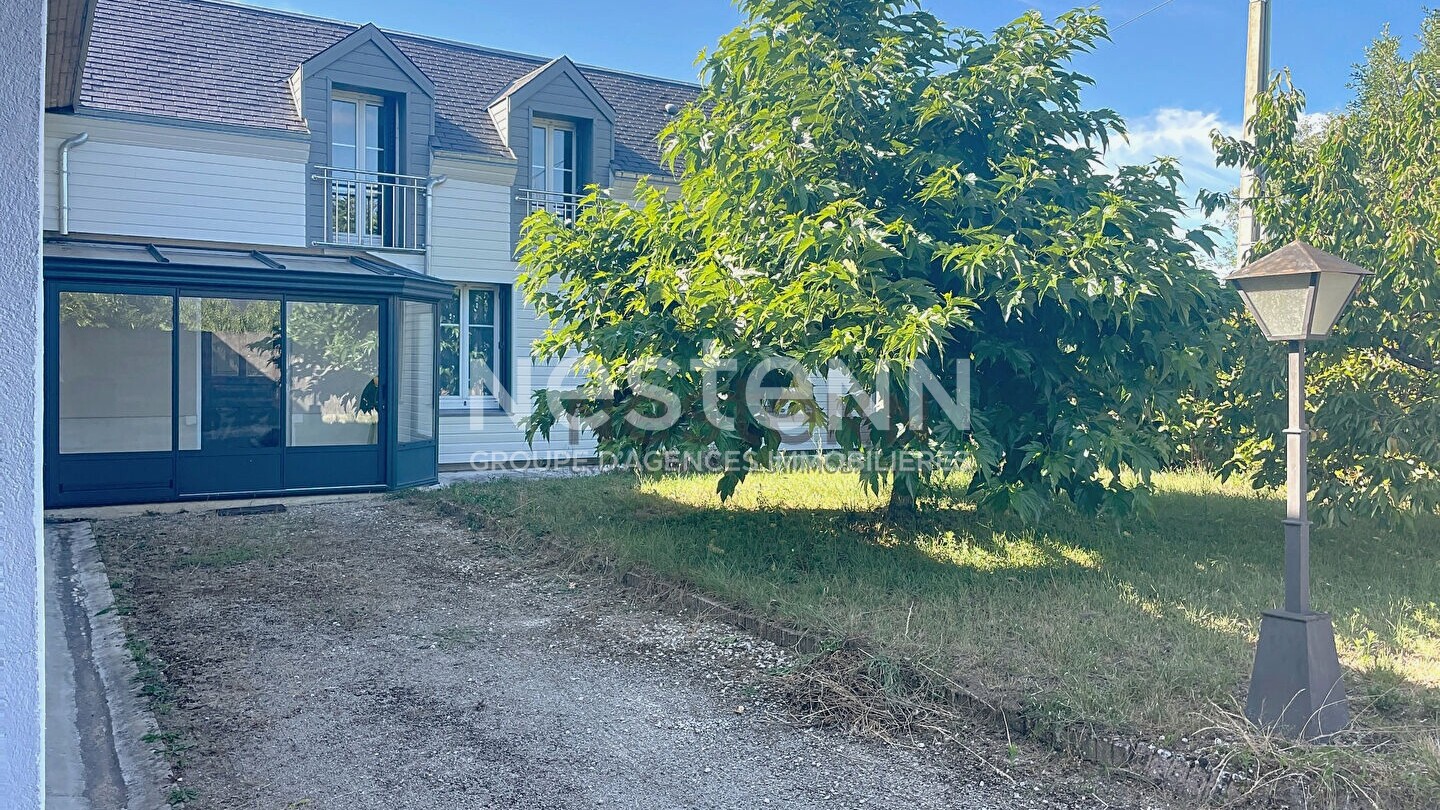 Maison familiale restaurée 195 m² - proche bourg de Contres - 7 pièces - 4 à 5 chambres - proche toutes commodités