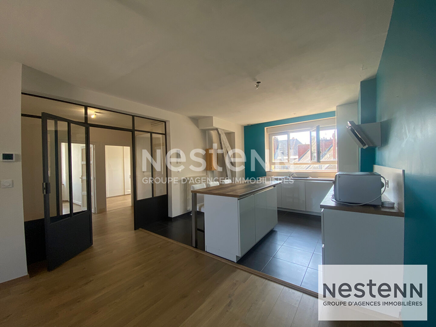 T3 d'exception en centre ville de Blois / 70.95 m2 / cave / place de parking privative / vue sur les toits de Blois