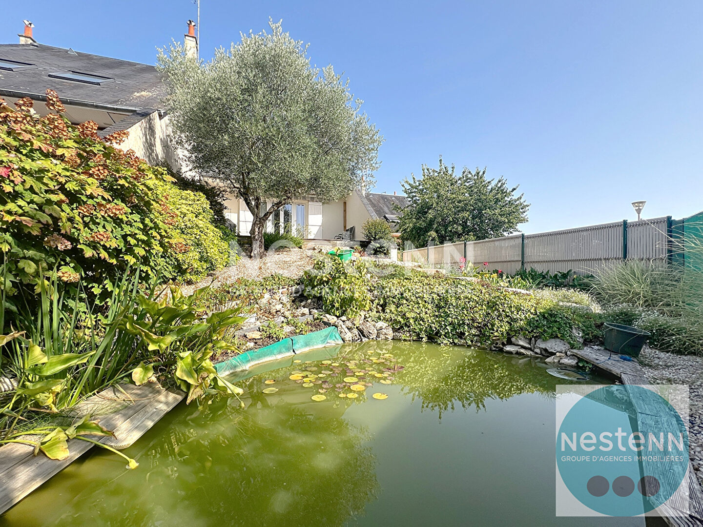 Rare sur le secteur de Blois - maison sur 3 niveaux - avec terrain exceptionnel - proche du Lac