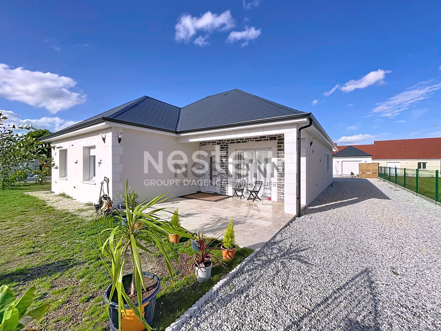 Photo Maison récente lumineuse de 4 pièces et 3 chambres dans un quartier résidentiel paisible du Controis-en-Sologne, proche commerces et écoles. Découvrez là dès aujourd'hui ! image 2/6