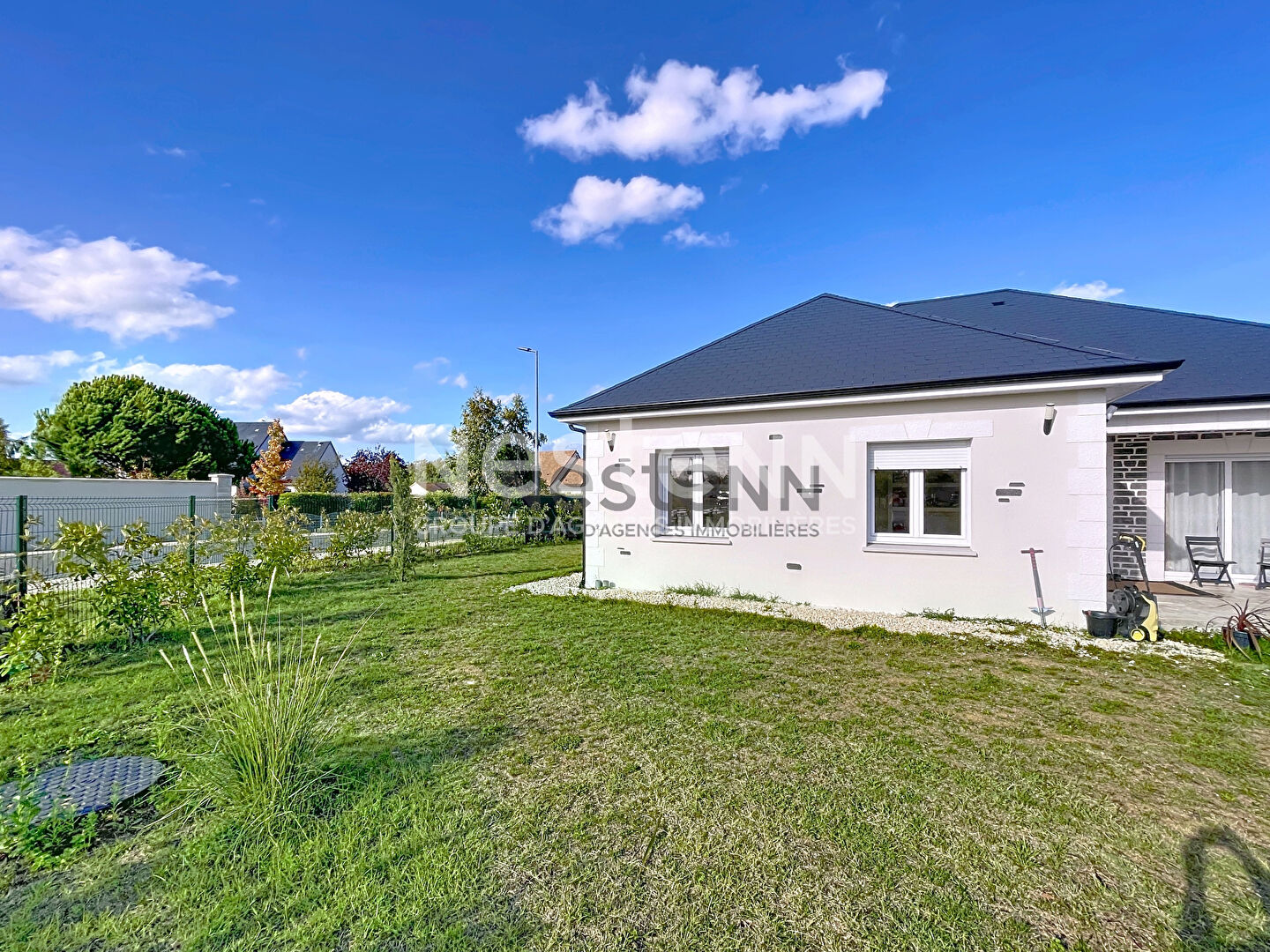 Photo Maison récente lumineuse de 4 pièces et 3 chambres dans un quartier résidentiel paisible du Controis-en-Sologne, proche commerces et écoles. Découvrez là dès aujourd'hui ! image 3/6