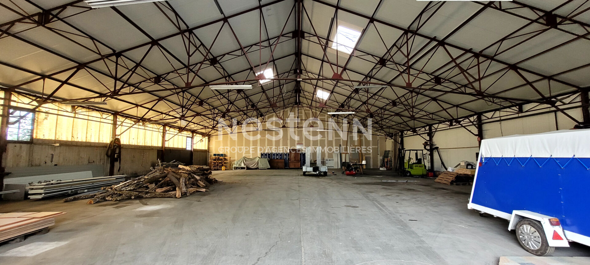 Cellule commerciale de 633 m² à louer . Zone d'activités de Blois