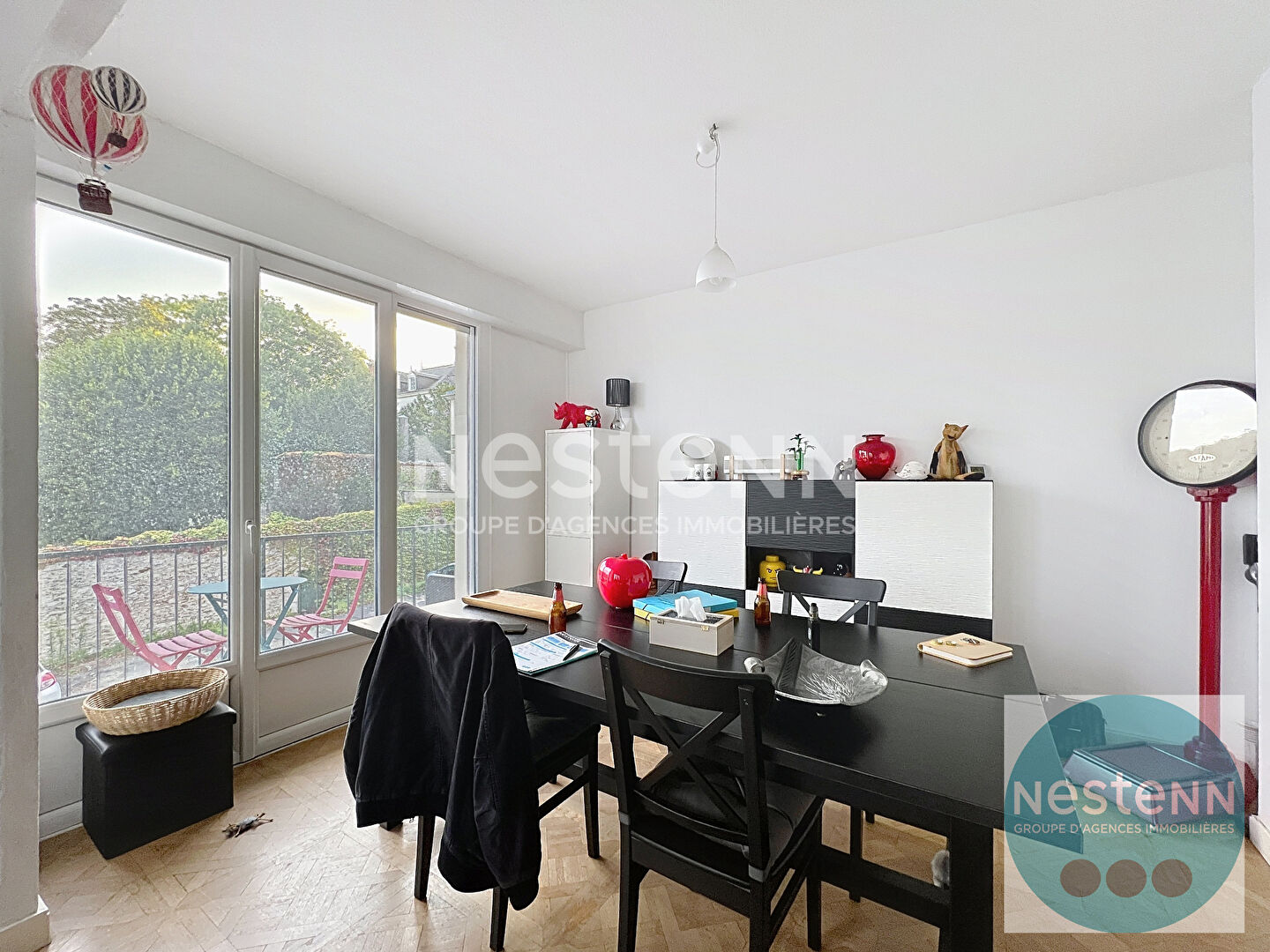 Photo Bel appartement 3 pièces de 63,7 m² au coeur de Blois avec terrasse plein sud, séjour spacieux, chambre, cuisine équipée, cave et place de parking. Proche commerces, université et hôpital. image 3/6