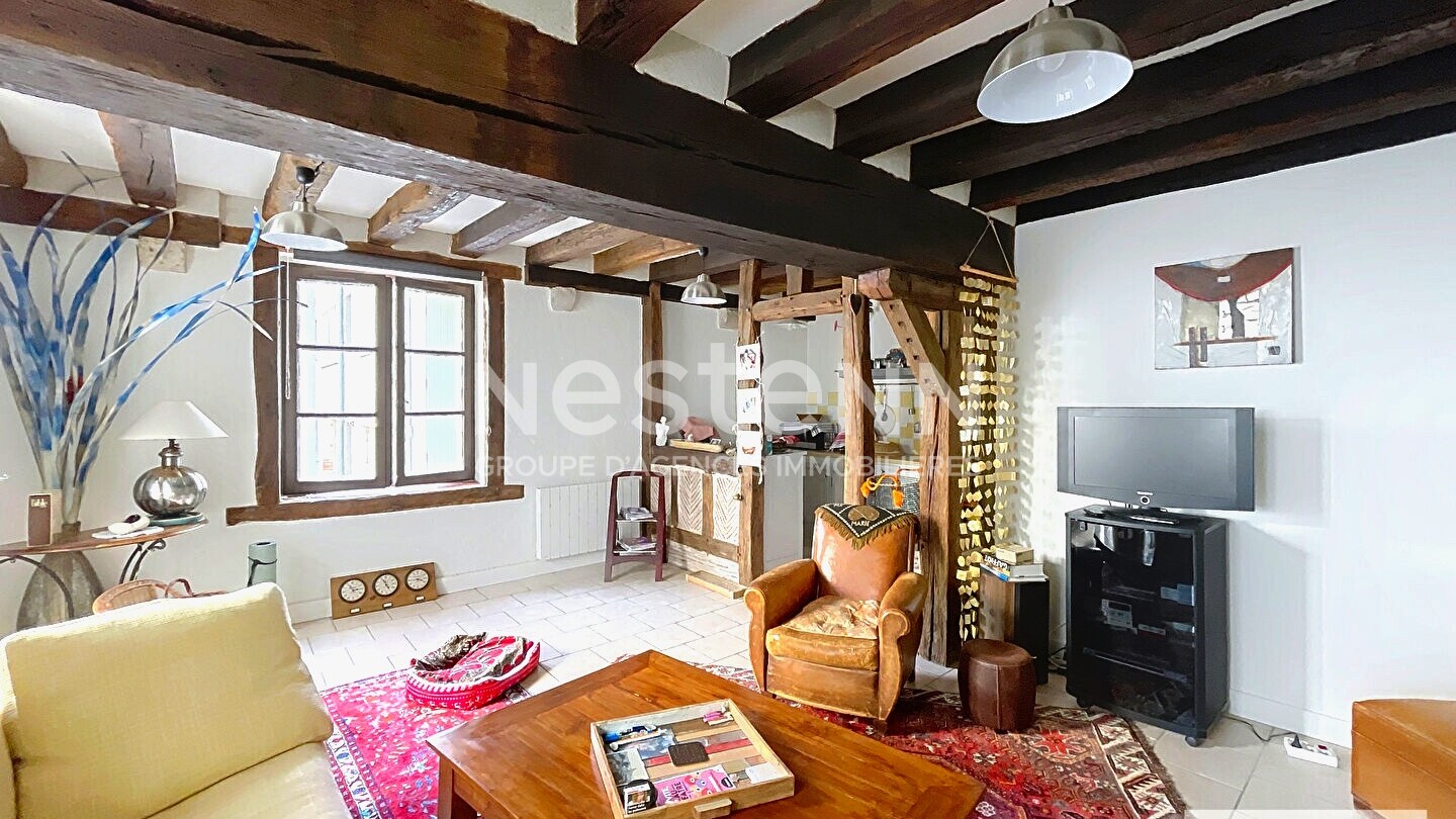 Photo À vendre à Blois : bel appartement 3 pièces de 61 m², lumineux et traversant, dans une petite copropriété en centre-ville. Idéal premier achat ou investissement. image 2/6