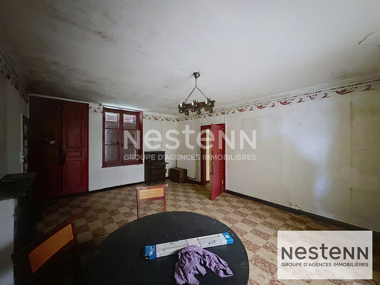 Photo Investisseurs, ne ratez pas cette maison de 340 m² à Blois avec 13 pièces et 8 chambres sur 1 648 m². Idéal pour rénovation, location ou revente. Proche écoles, commerces et transports. image 6/6