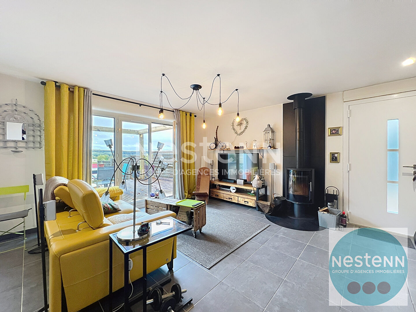 Photo À Blois, maison rare de plain-pied avec vue Loire panoramique. 2 chambres, grande pièce de vie, terrasse, garage, atelier et terrain de 600 m². À visiter avec Nestenn image 5/6