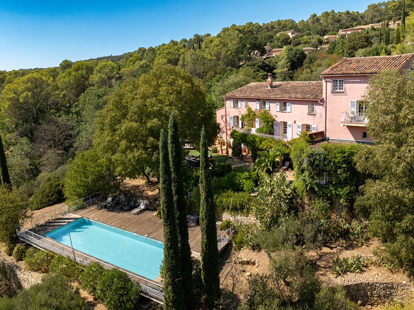 A VENDRE EN EXCLUSIVITE - Maison Entrecasteaux 11 pièces 360 m2