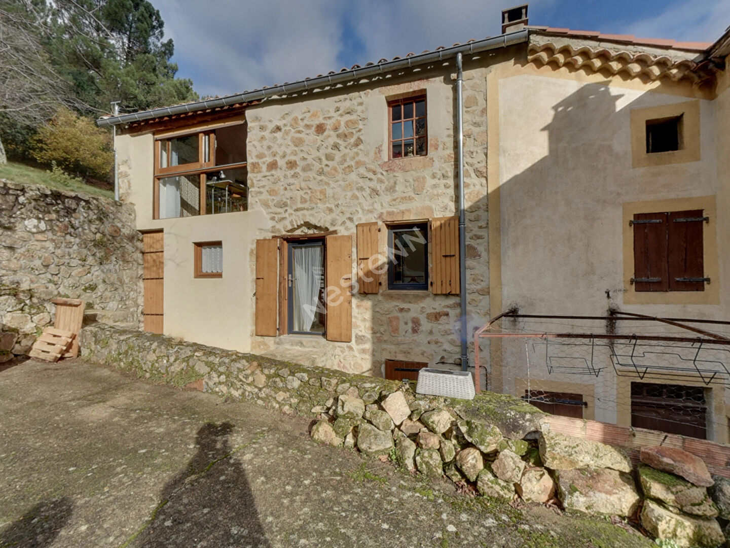 ARDECHE, Vallée de l'Eyrieux : Maison 2 pièces 50 m2 dans un hameau en pleine nature.