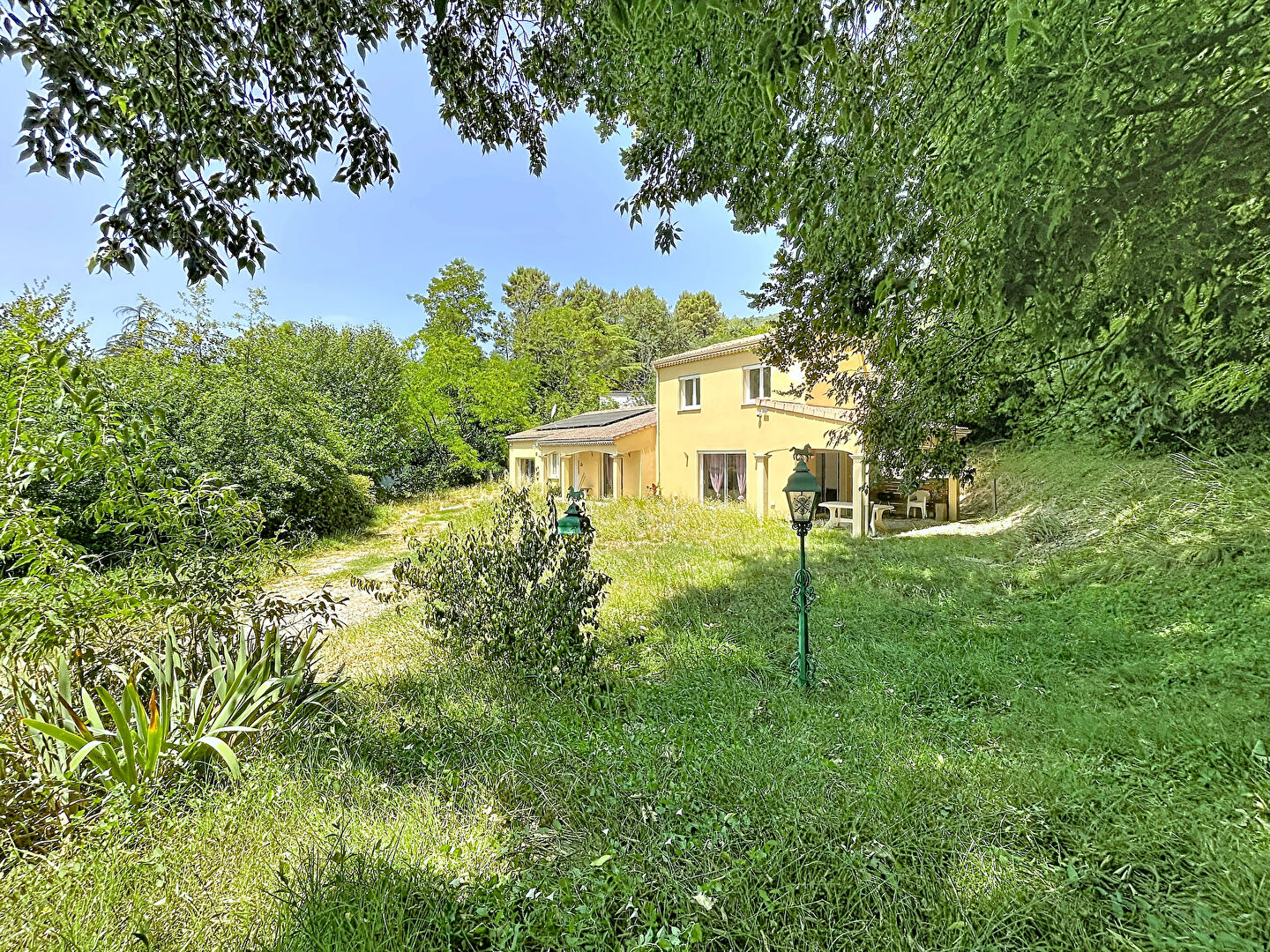 Ardèche : Maison familiale de 175 m², 6 chambres & terrain piscinable