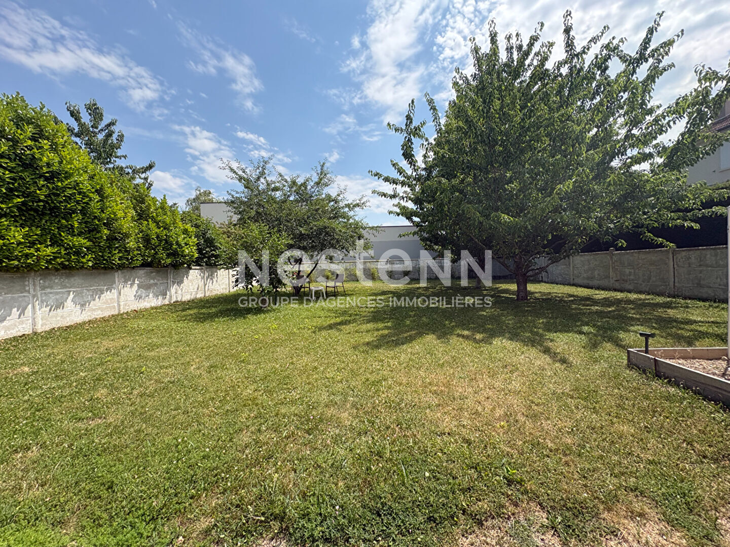 10 MIN DE REIMS - MAISON DE PLAIN PIED SUR 823 M² - GARAGE DOUBLE
