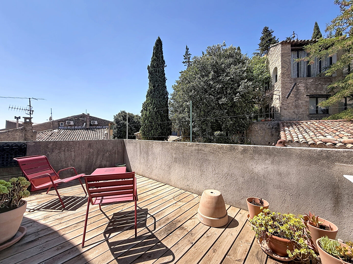 Agence immobilière de 
 Solvimo - agences déployées - SOLVIMO CUCURON 
