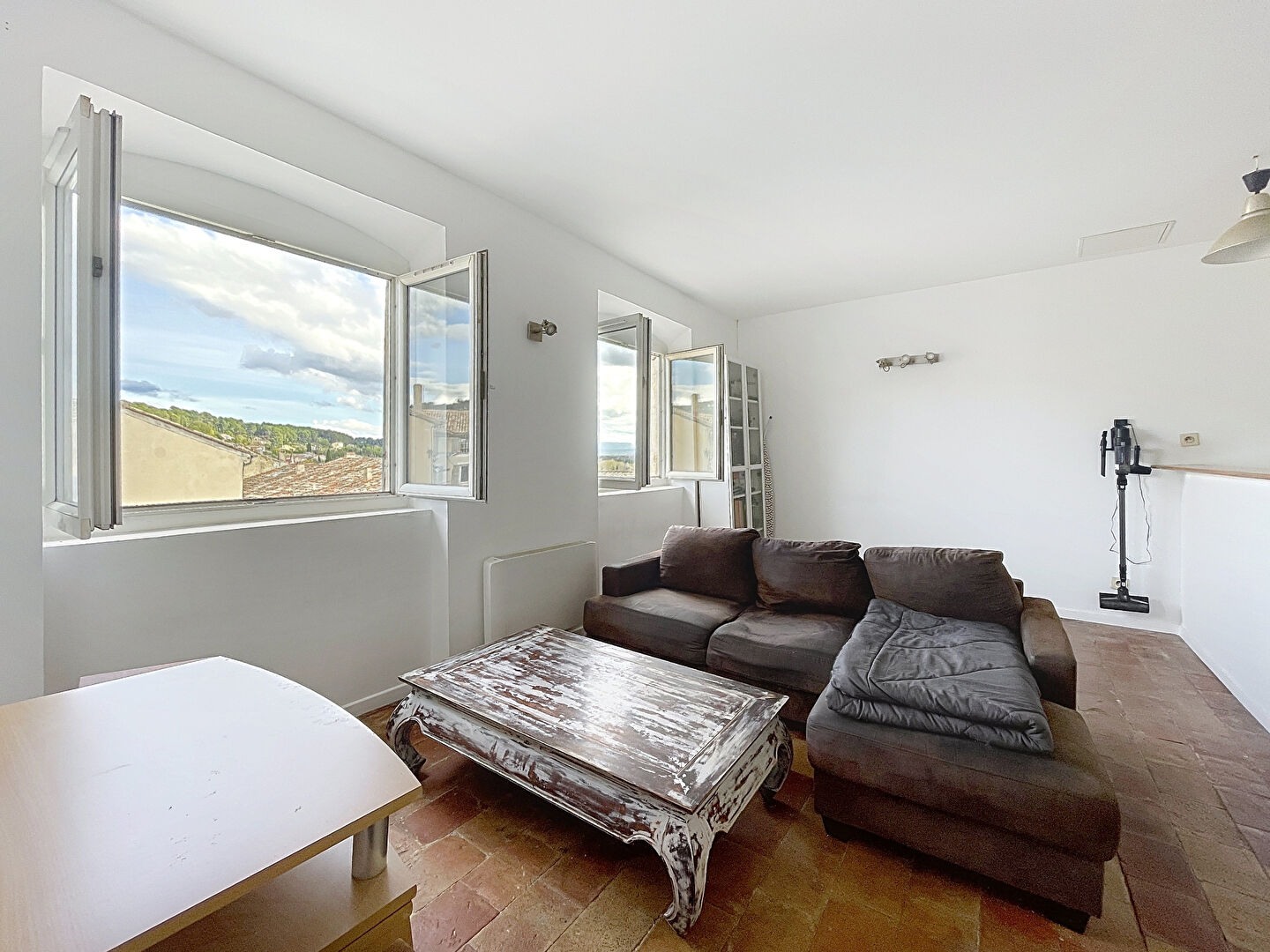 Photo Appartement T 3 -  Cadenet 3 pièce(s) 44 m2 bien situé image 2/6