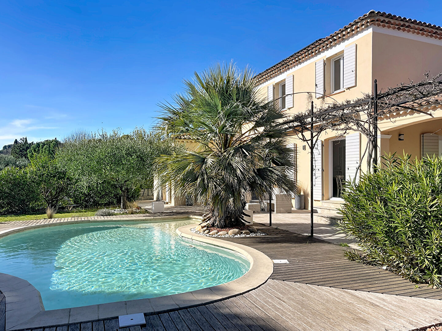 Agence immobilière de 
 Solvimo - agences déployées - SOLVIMO CUCURON 
