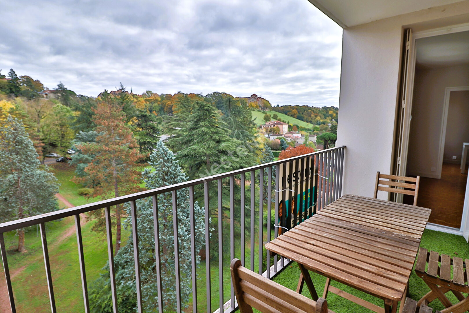 Appartement 4 pièces - Francheville Le Bas - proche commodités - DERNIER ETAGE