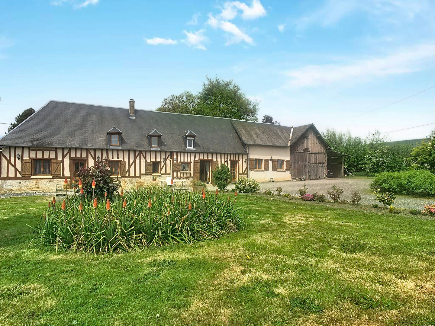 Charmante maison normande à vendre à Aubry le Panthou - 5 pièces, grand jardin