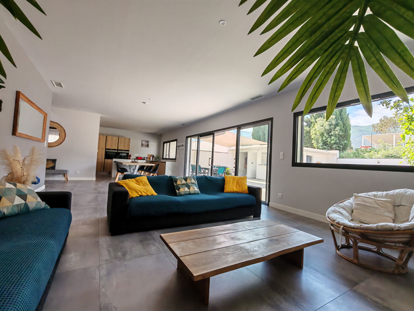 A vendre à Villelongue Dels Monts, Villa contemporaine d'architecte de 198 m², 7 pièces. piscine