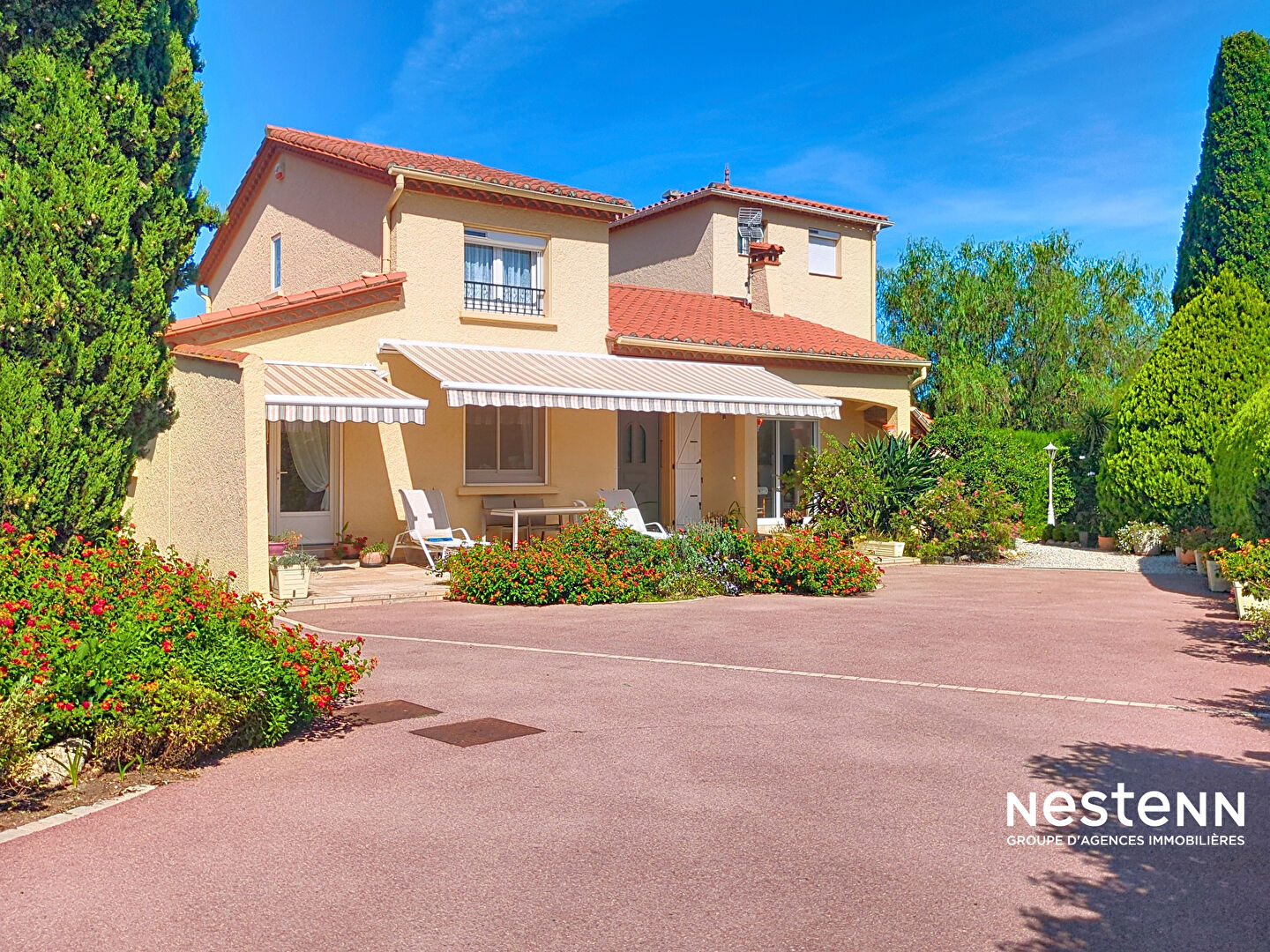 Photo Maison à vendre à Saint André, 198 m², 7 pièces, 4 chambres, piscine, terrain d'environ 2000 m² image 1/6
