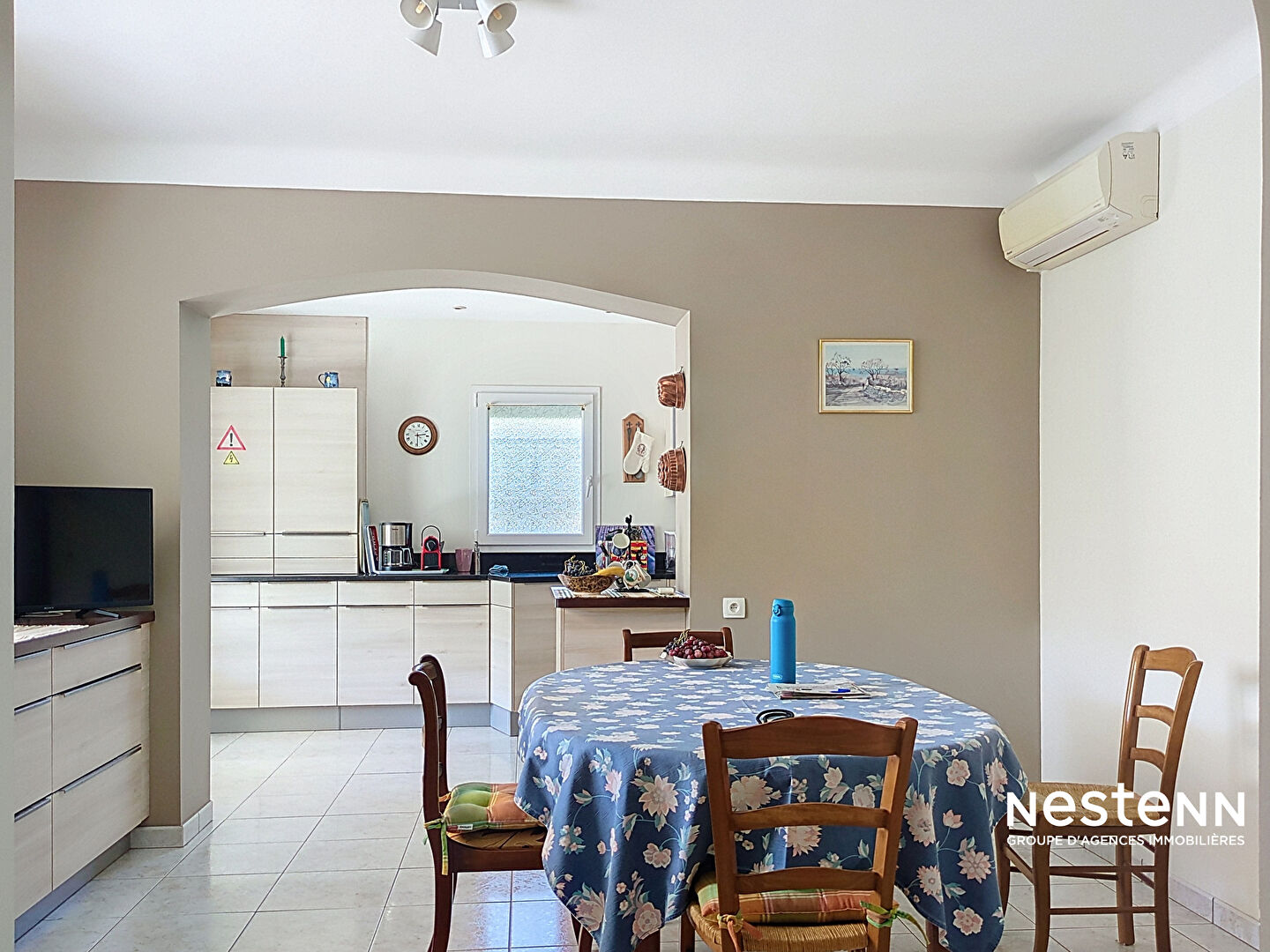 Photo Maison à vendre à Saint André, 198 m², 7 pièces, 4 chambres, piscine, terrain d'environ 2000 m² image 6/6