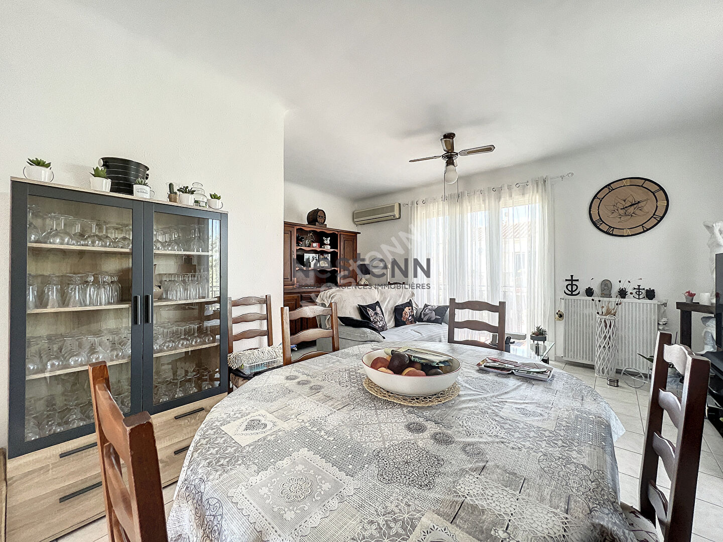 Maison trois faces à vendre à Saint Genis Des Fontaines, 4 pièces, 102 m², grand garage et jardin