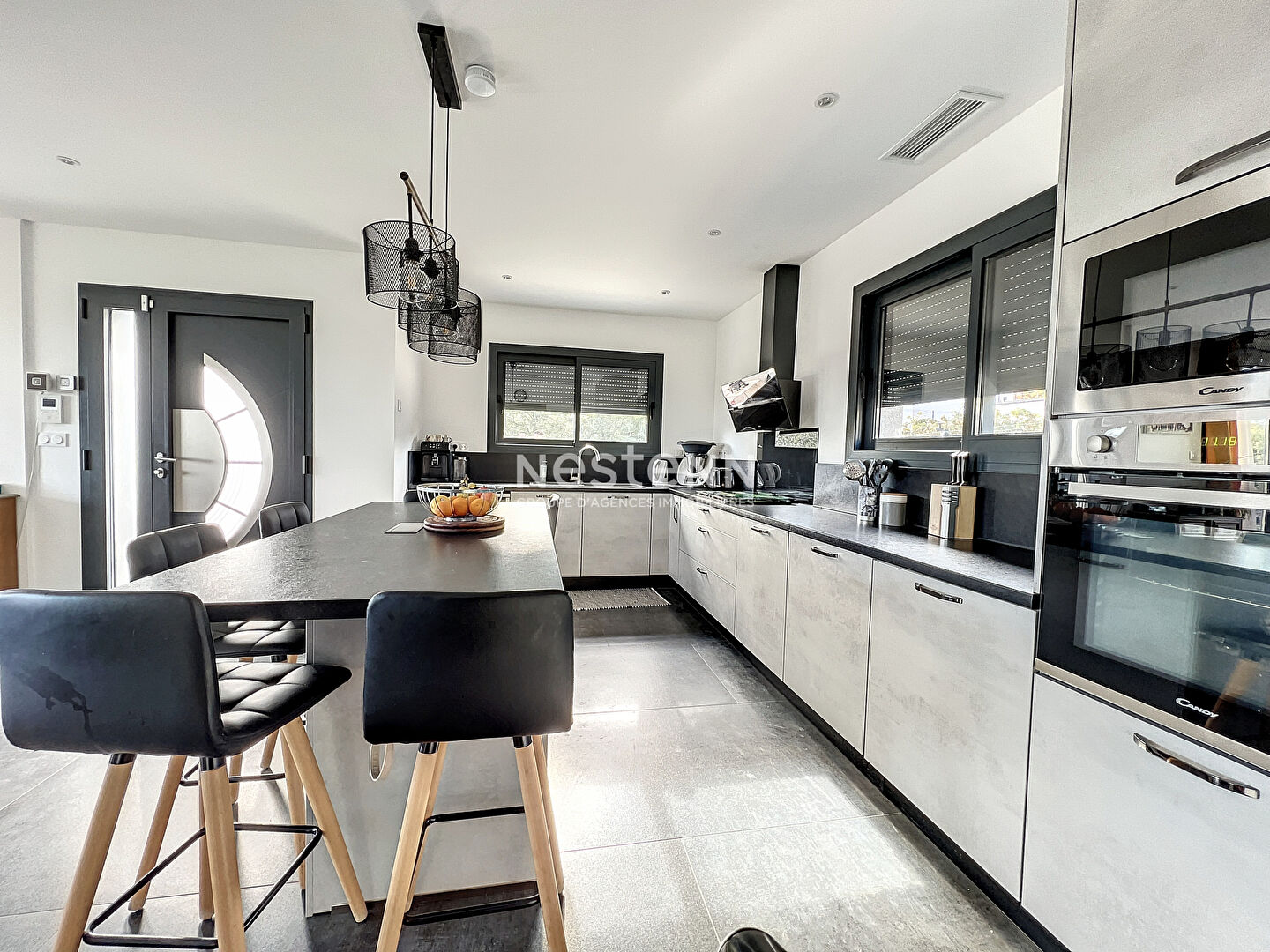 A 15 minutes d'Argelès sur mer, Villa contemporaine 6 pièces 153 m2 avec piscine et dépendances