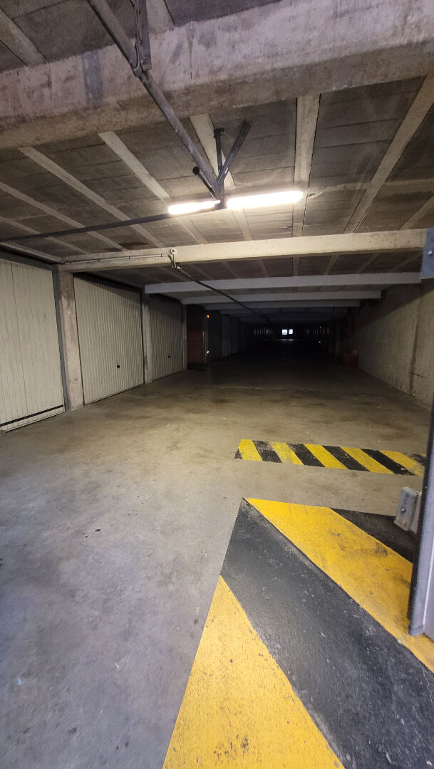 Photo Perpignan Secteur Gare Box fermé dans résidence ultra sécurisée - 15m2 image 2/4