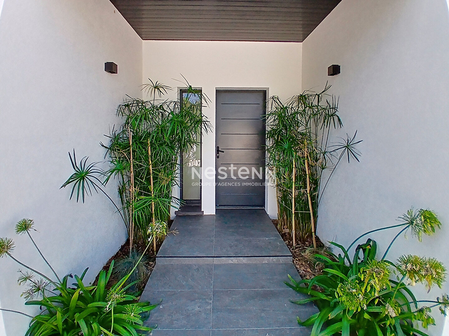 Photo Maison d'Architecte de 156 m2 avec 3 chambres, Piscine Chauffée sur une parcelle de 730 m² image 2/6