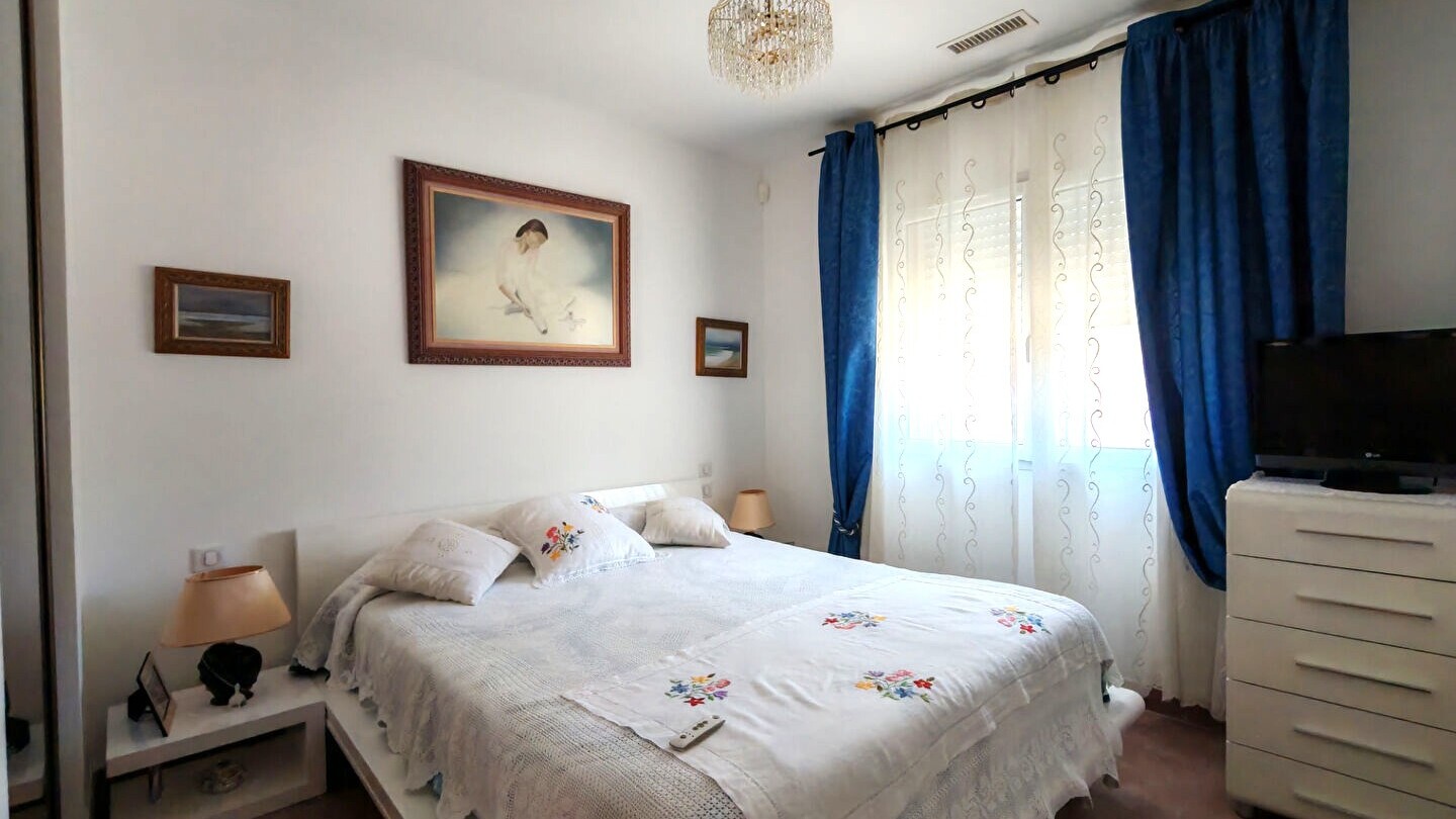 Photo Maison à vendre à Brouilla, 6 pièces, 4 chambres, 180 m², avec piscine sur un terrain de 891 m² image 5/6