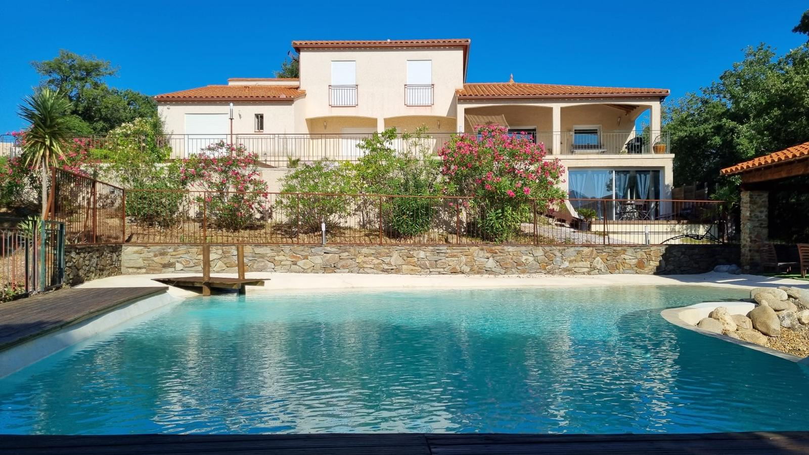 Photo Maison de Prestige de 270m2 à Vendre à Villelongue Dels Monts avec piscine. image 1/6