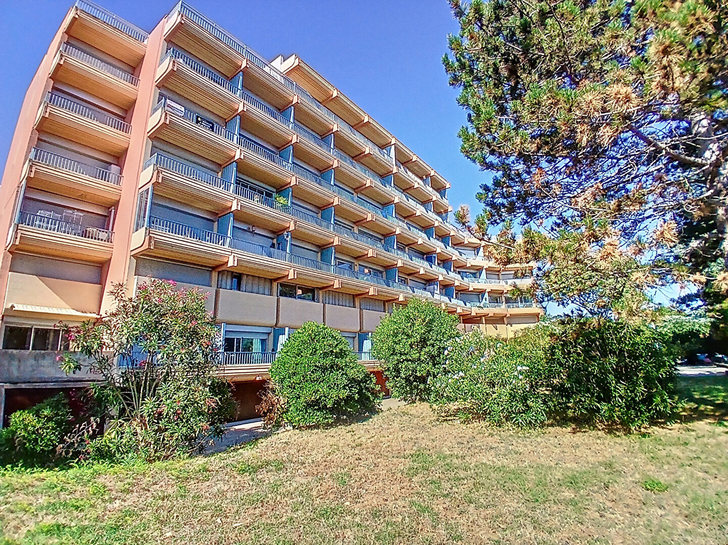 Photo Appartement type T1 de 29 m2 à Argelès-sur-Mer centre plage, terrasse de 5 m2 image 2/6