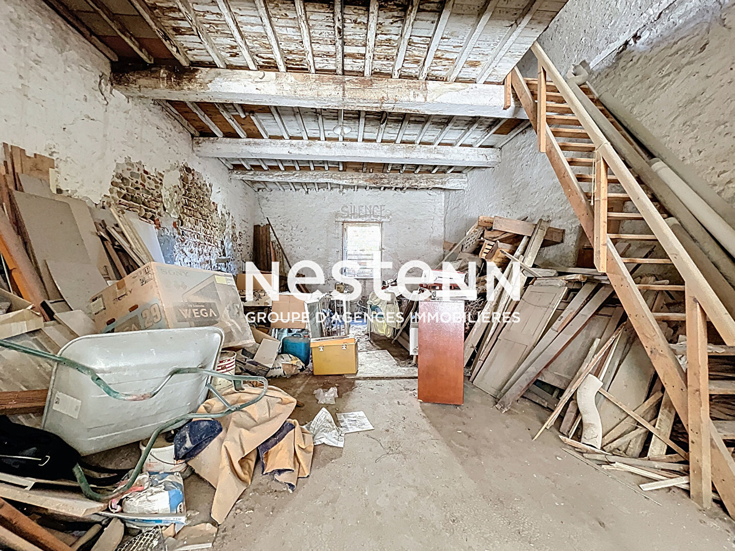 Photo Grande grange à rénover  210 m² avec fort potentiel image 3/6