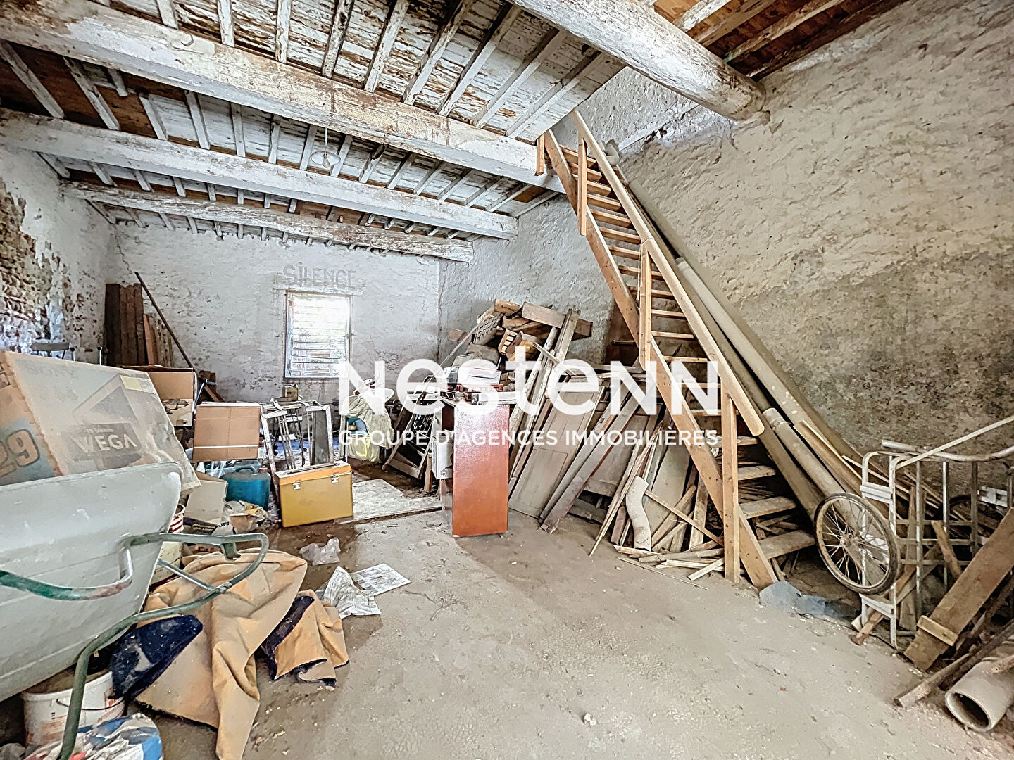 Photo Grande grange à rénover  210 m² avec fort potentiel image 4/6