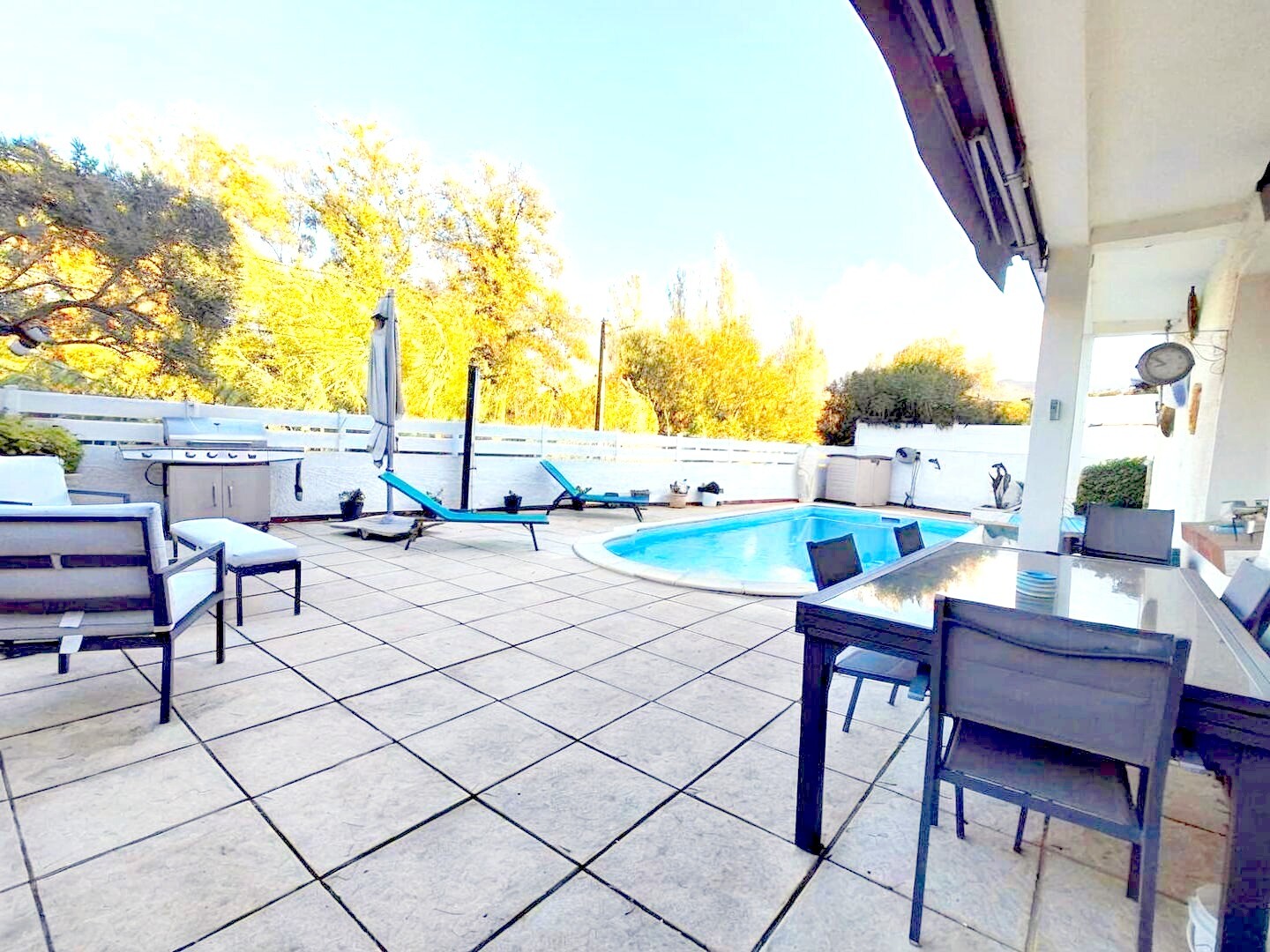 Photo Maison à vendre à Saint André, 155 m², 3 faces, 6 pièces, 4 chambres, piscine image 1/6