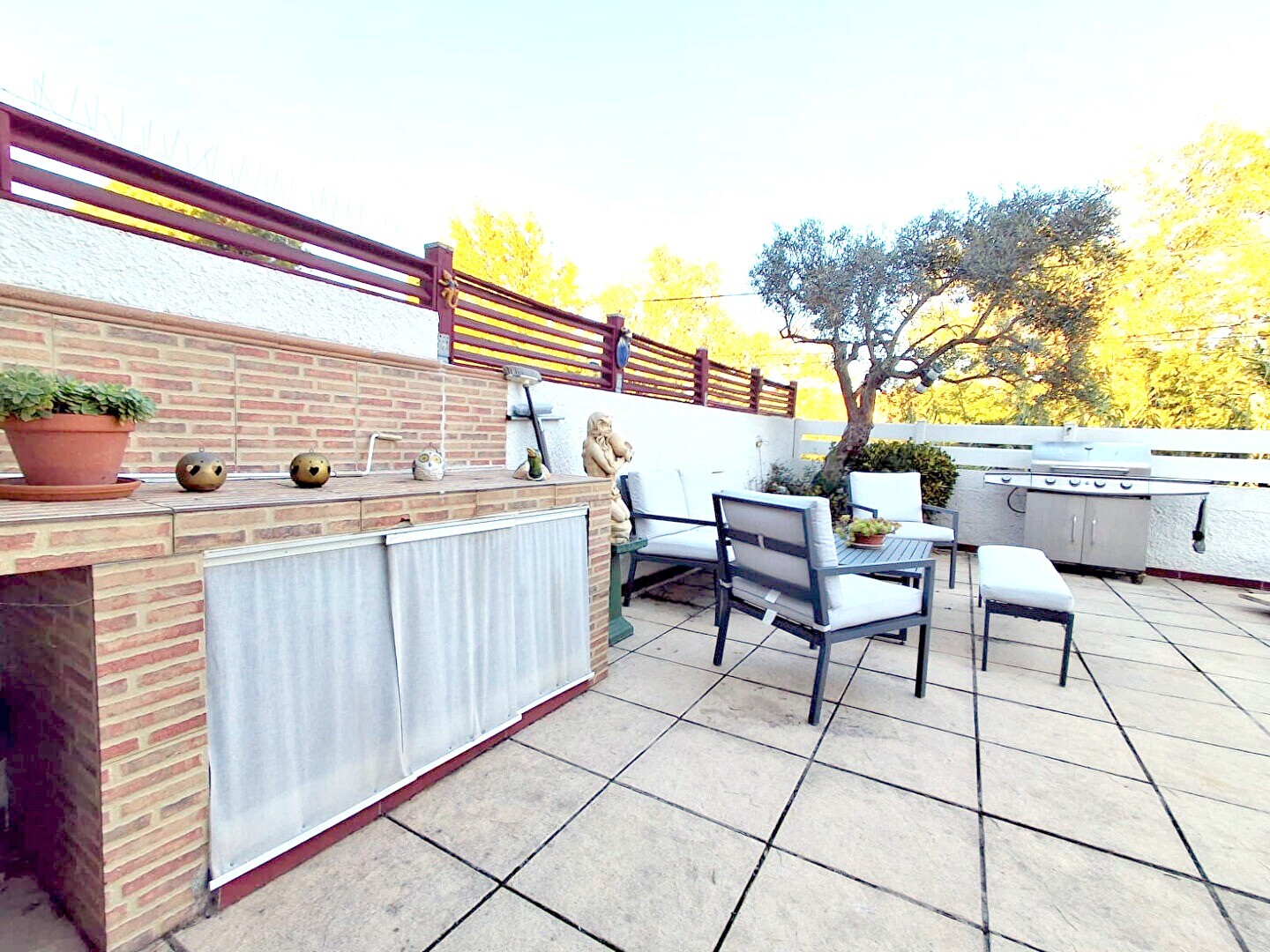 Photo Maison à vendre à Saint André, 155 m², 3 faces, 6 pièces, 4 chambres, piscine image 2/6