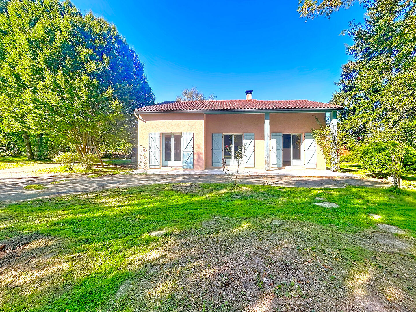 MAISON FAMILIALE AVEC GRAND PARC CLOS SUR AXE RECHERCHÉ ENTRE MIREPOIX ET PAMIERS