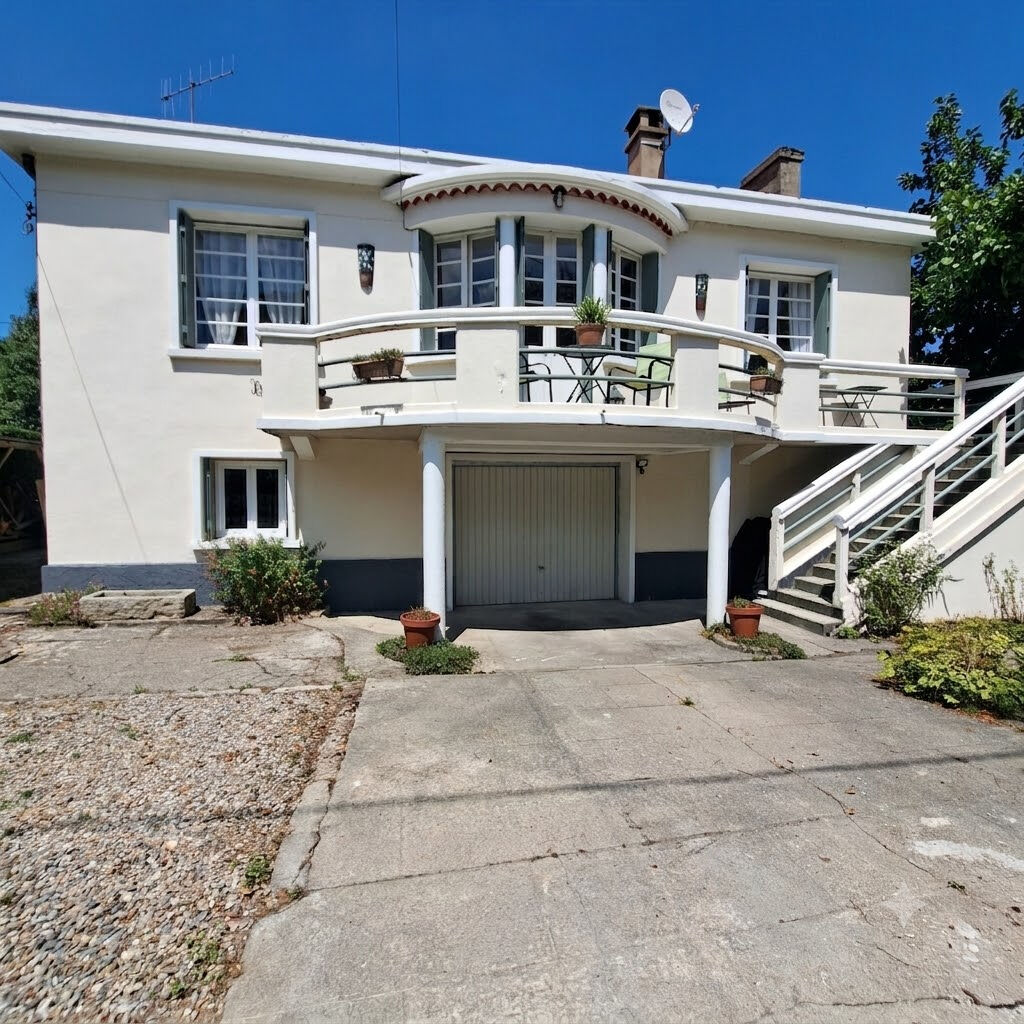 A VENDRE VILLENEUVE D'OLMES MAISON AVEC JARDIN (POSSIBILITE 2 APPARTEMENTS)