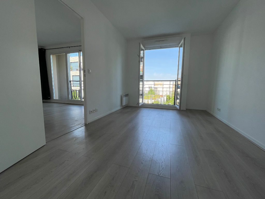 Photo Appartement Pantin 2 pièces + balcon, CANAL image 5/6