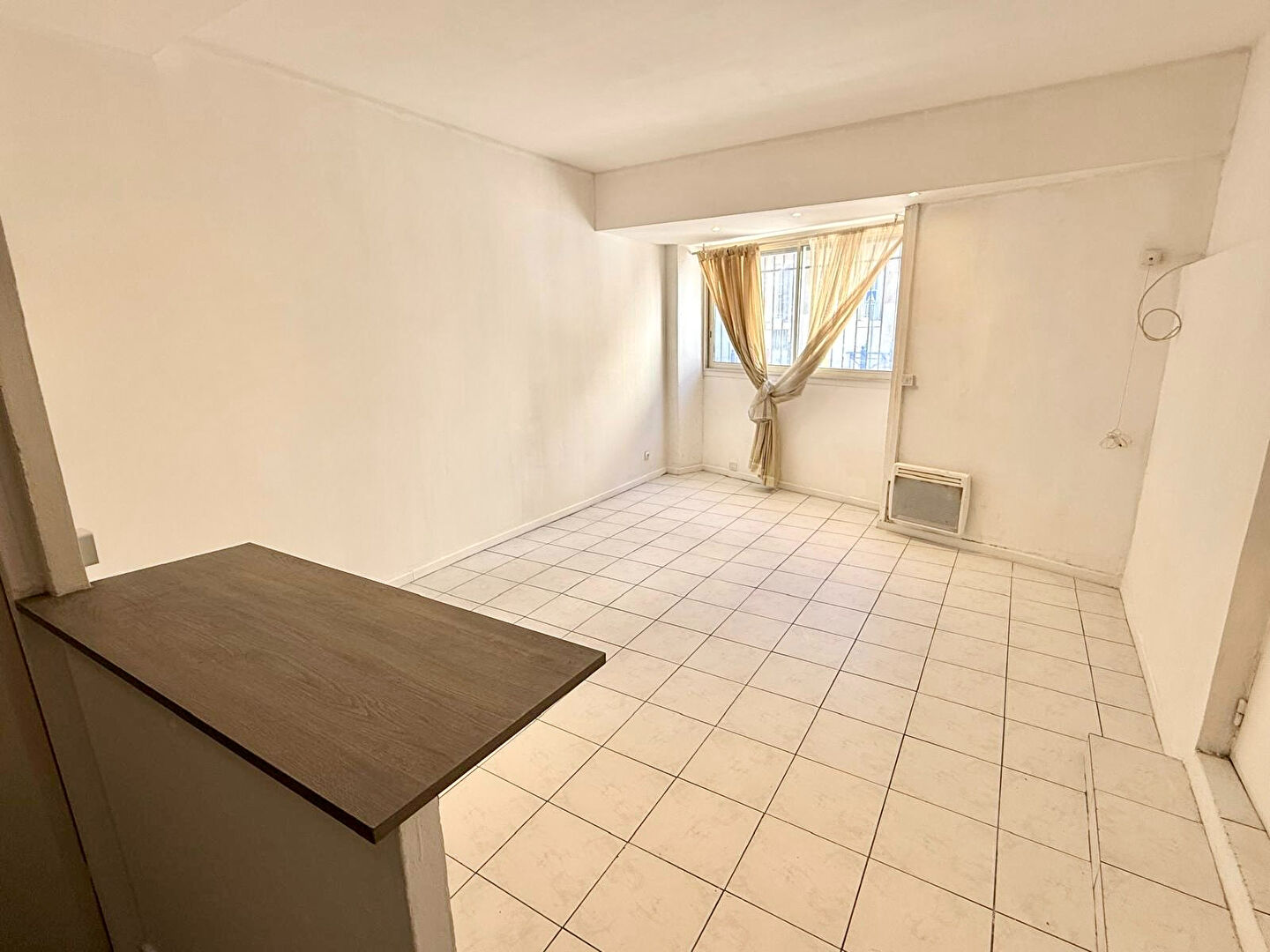 Photo Studio 25m² à louer à Marseille 5ème - quartier La Conception image 2/6