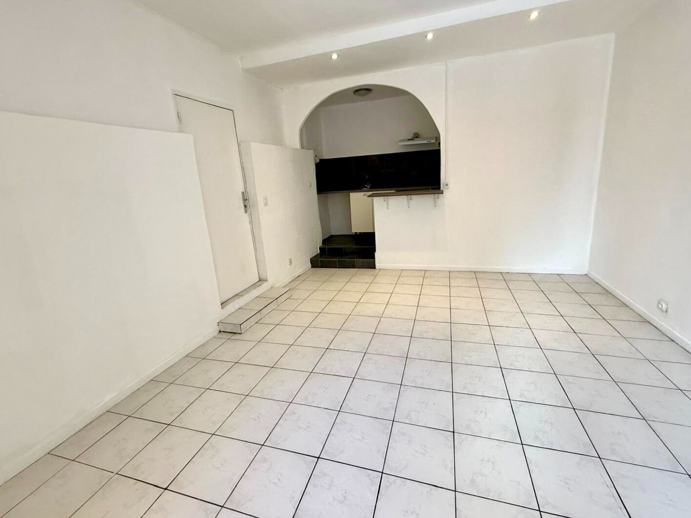 Photo Studio 25m² à louer à Marseille 5ème - quartier La Conception image 4/6