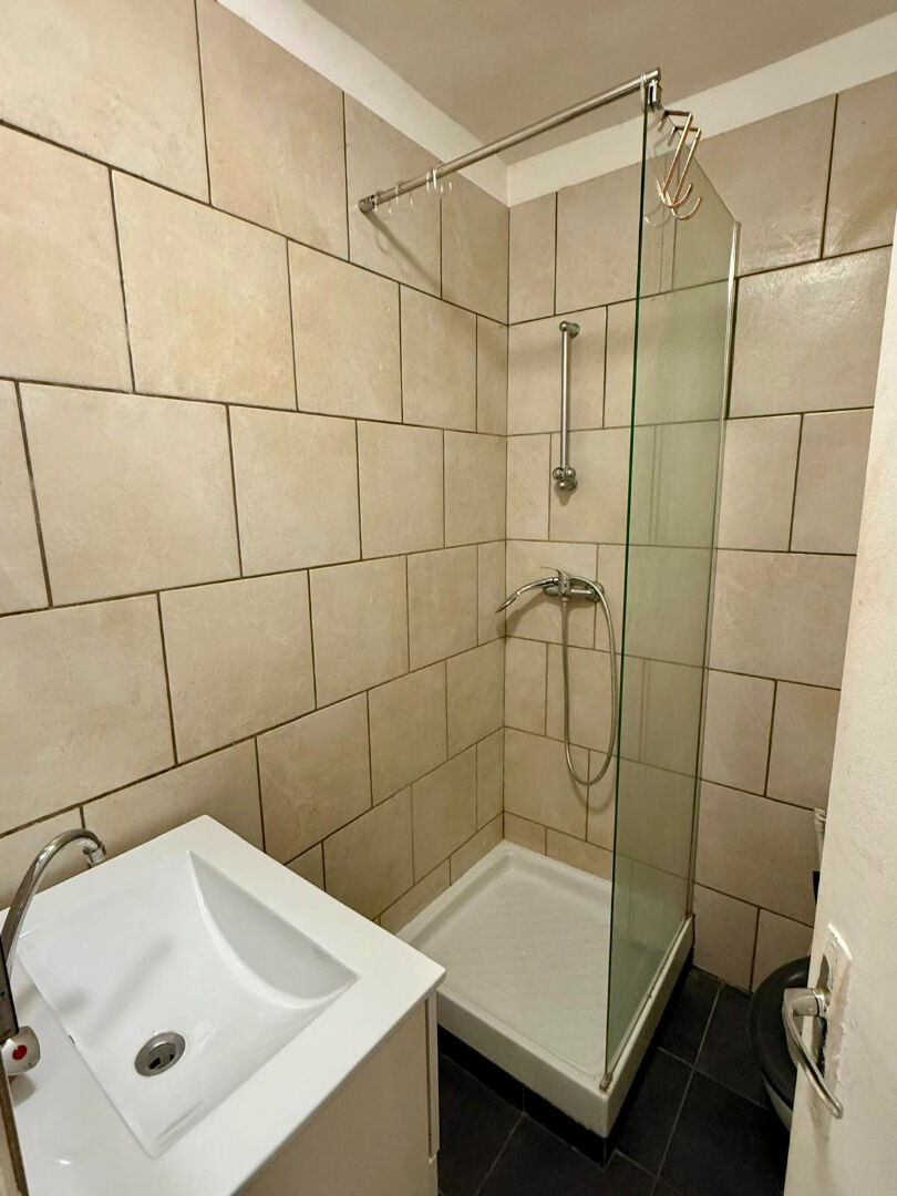 Photo Studio 25m² à louer à Marseille 5ème - quartier La Conception image 5/6