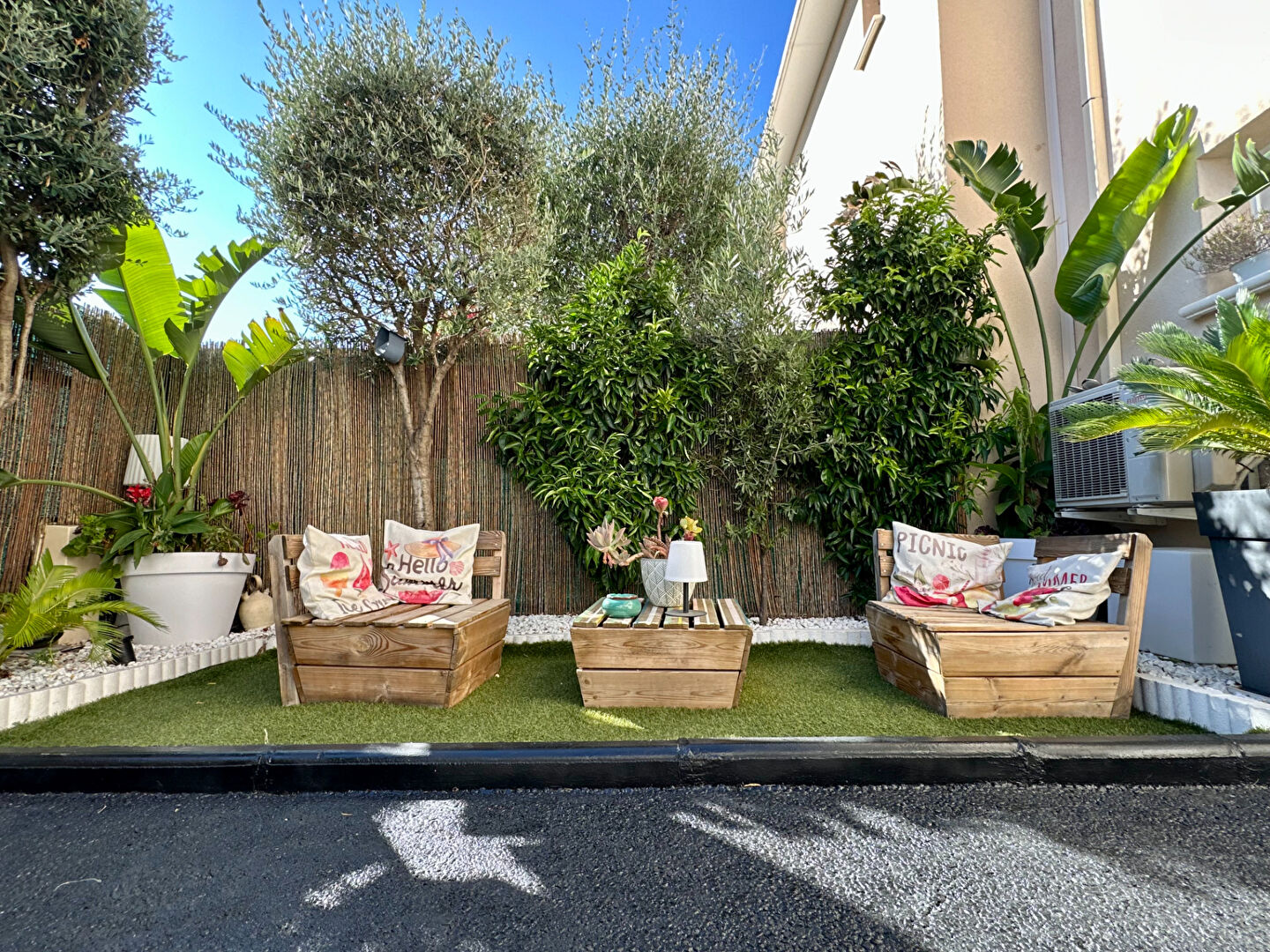 Photo Maison à vendre à La Ciotat - 3 chambres, piscine et jacuzzi image 2/6