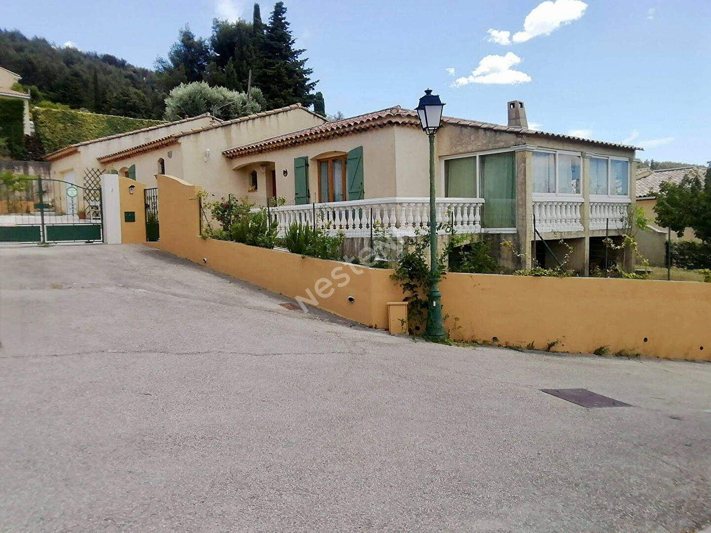 Photo Maison de 164 m²  au calme avec vue dégagée et piscine image 4/6