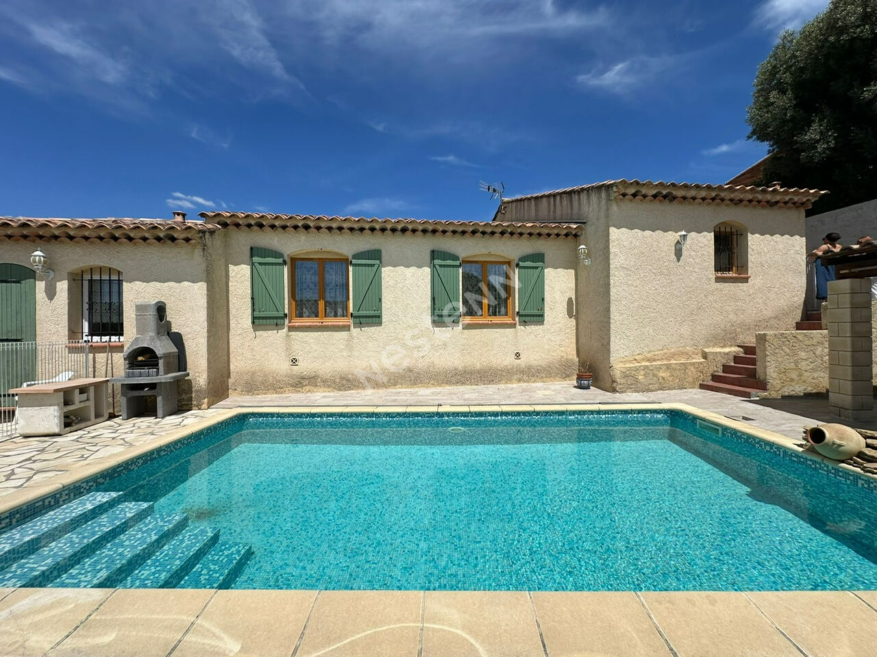 Photo Maison de 164 m²  au calme avec vue dégagée et piscine image 5/6