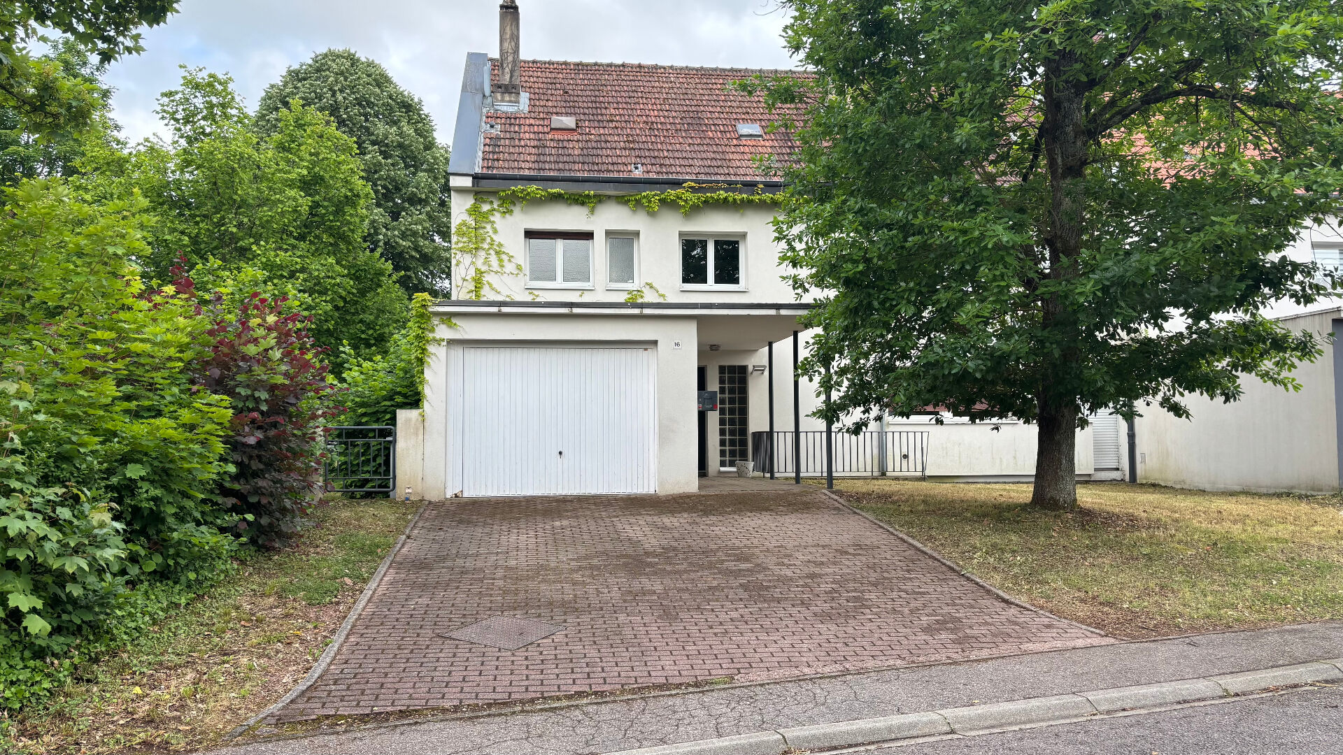 Photo Maison familiale- Saint Avold -7 chambres- 233 m2- Terrain 16.85 ares image 5/6