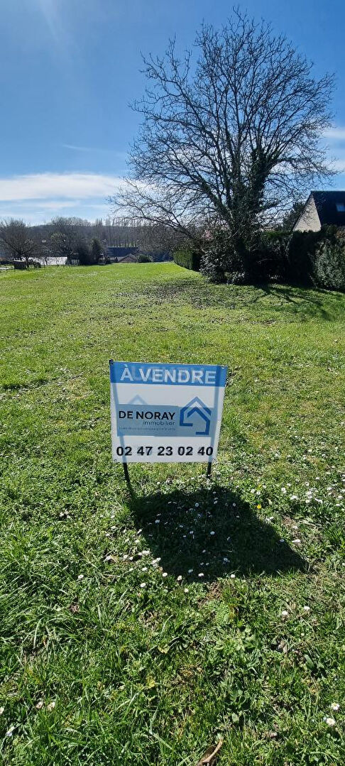 Photo Civray-De-Touraine : terrain de 548m2 en vente 58000 EUR image 1/2