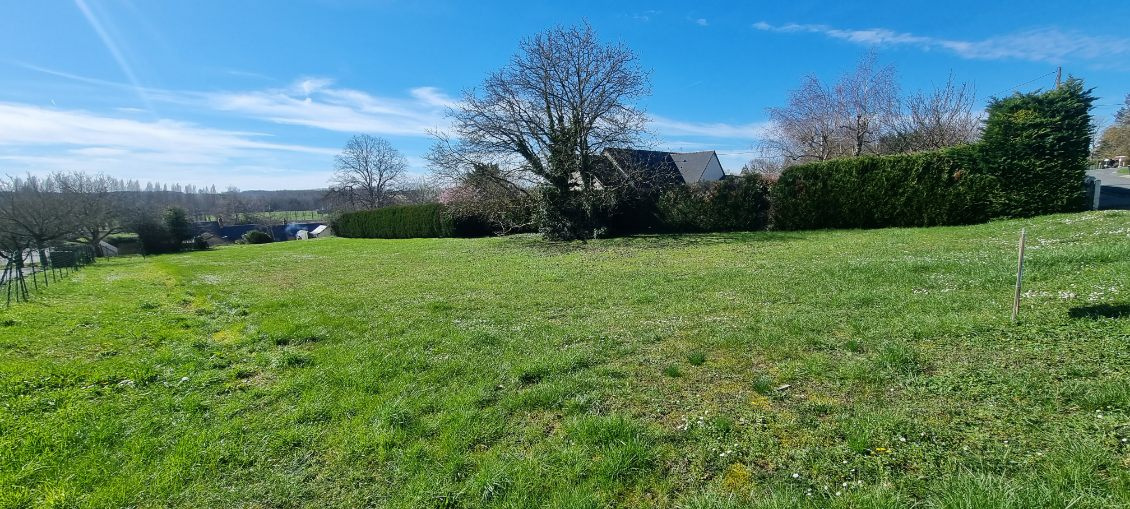 Photo Civray-De-Touraine : terrain de 548m2 en vente 58000 EUR image 2/2