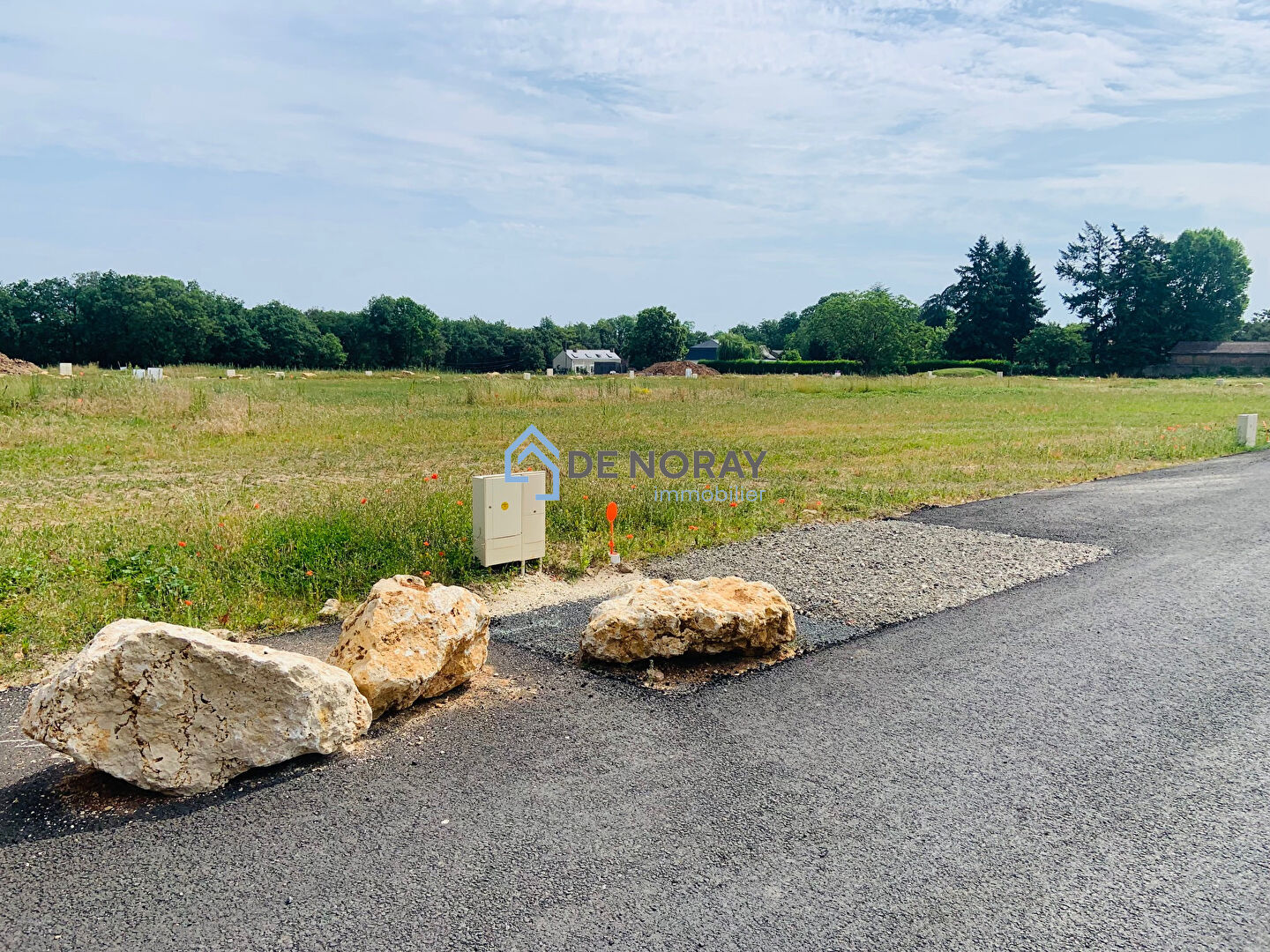 Photo Terrain à bâtir de 528 m2 à Veigné. image 1/3