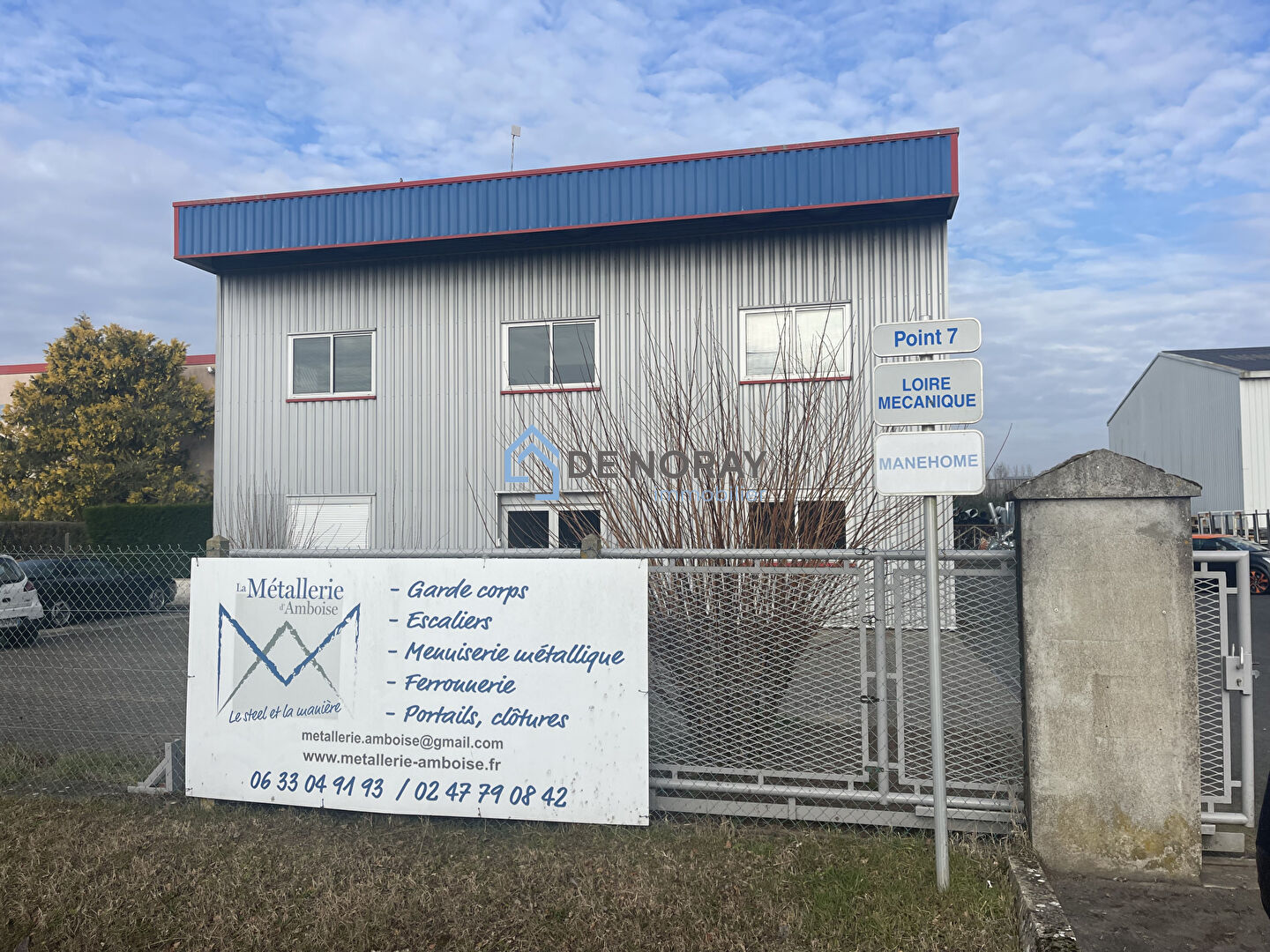 Photo À vendre Entrepôt de 685 m2, sur terrain de 1800 m2. image 2/4